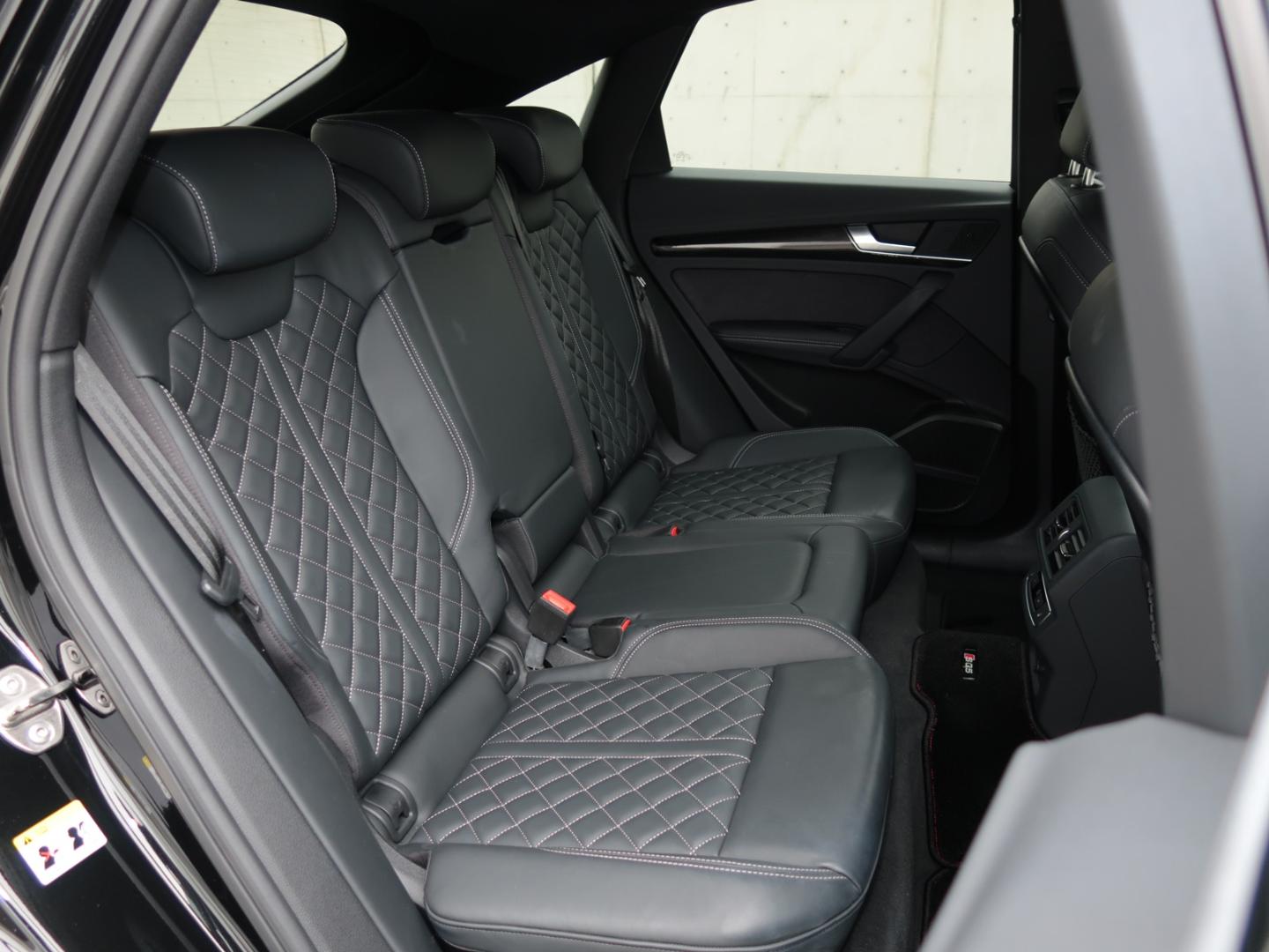 Audi SQ5 Sportback SQ5 Sportback TFSI 260(354) kW(PS) tiptronic for more details contact your dealer