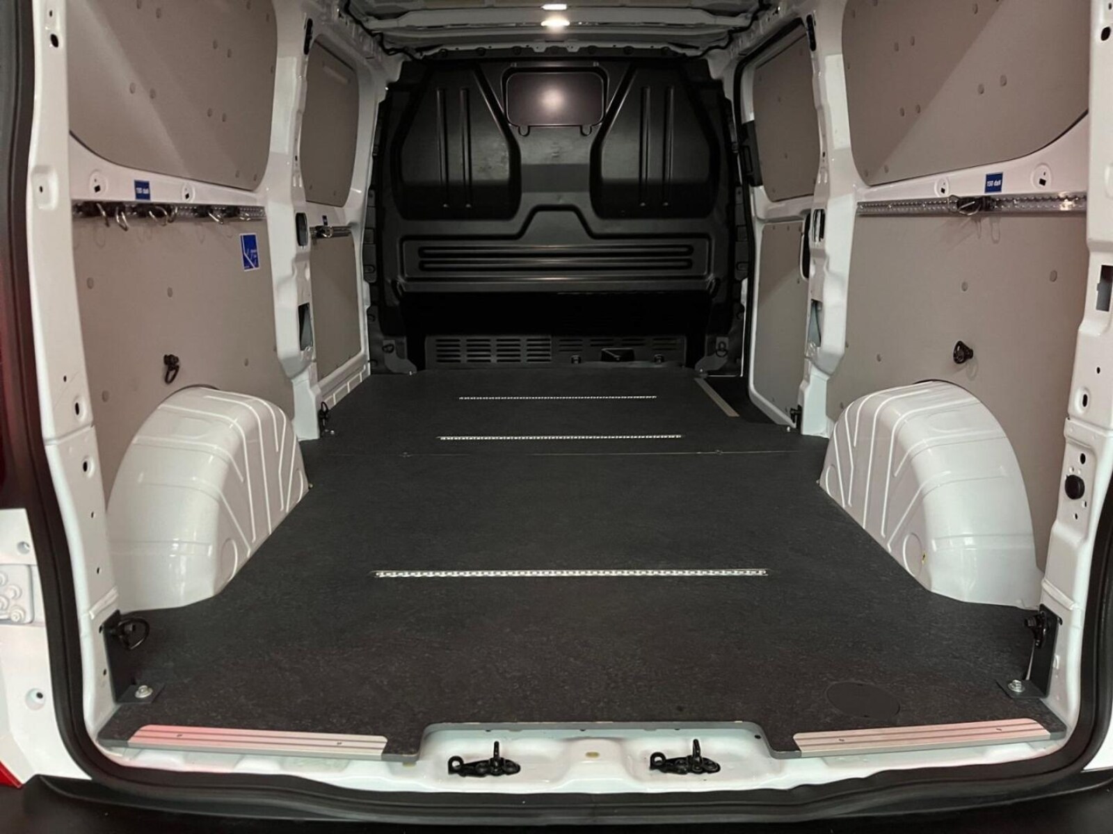 Volkswagen Transporter Kasten langer Radstand – Bild 13