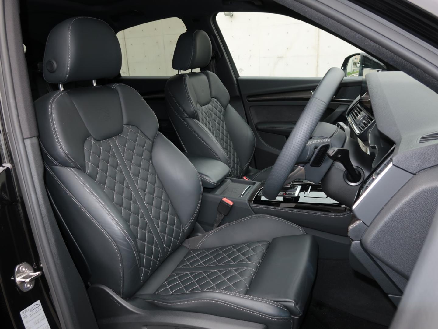 Audi SQ5 Sportback SQ5 Sportback TFSI 260(354) kW(PS) tiptronic for more details contact your dealer