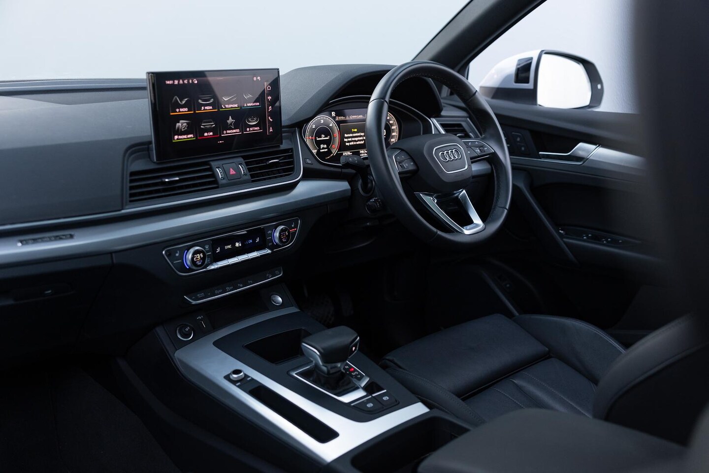Image about Audi Q5 Sport 40 TDI quattro S tronic