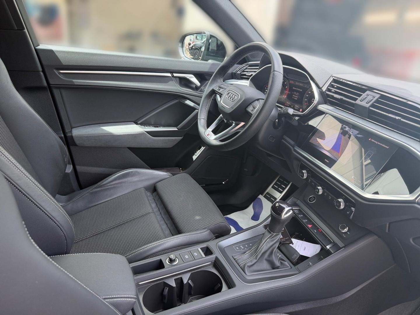Bild über Audi Q3 Sportback S line 40 TFSI quattro S tronic - für weitere Informationen kontaktieren Sie den Audi Partner
