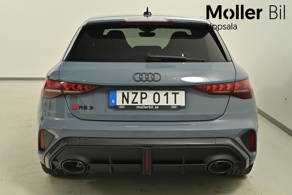 Bild som visar&nbsp;Audi RS 3 Sportback&nbsp;RS 3 Sportback 400 hk S tronic - för mer information kontakta din Audi Partner
