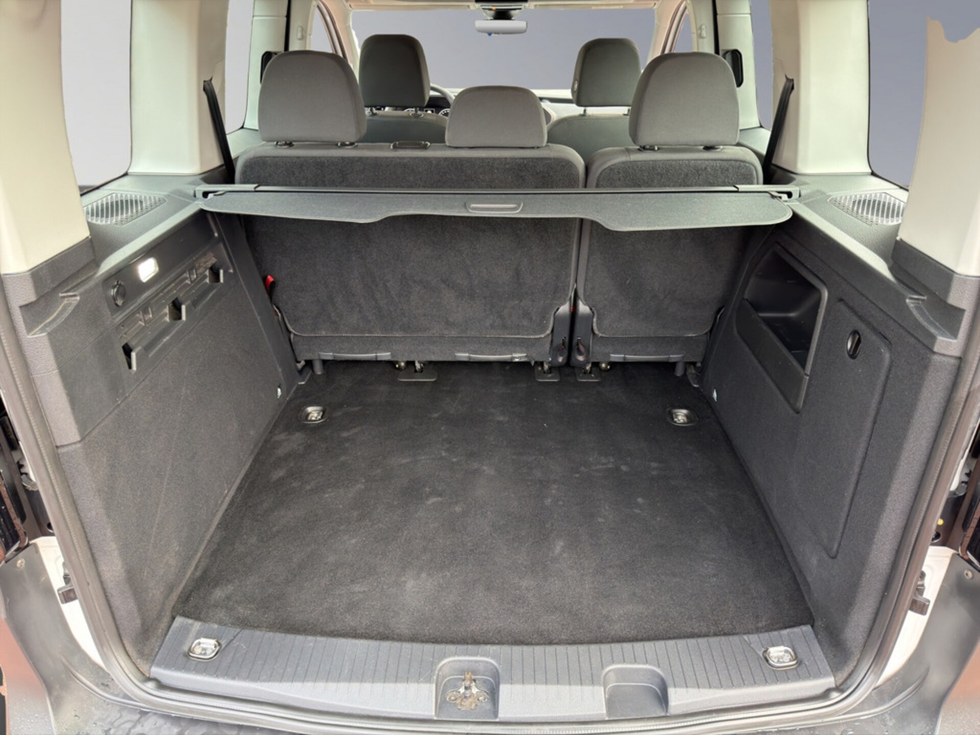 Volkswagen Caddy Basis-Modell