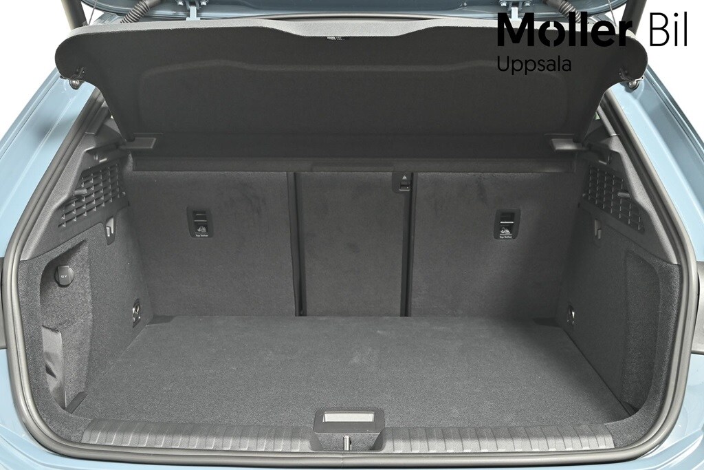 Bild som visar&nbsp;Audi RS 3 Sportback&nbsp;RS 3 Sportback 400 hk S tronic - för mer information kontakta din Audi Partner