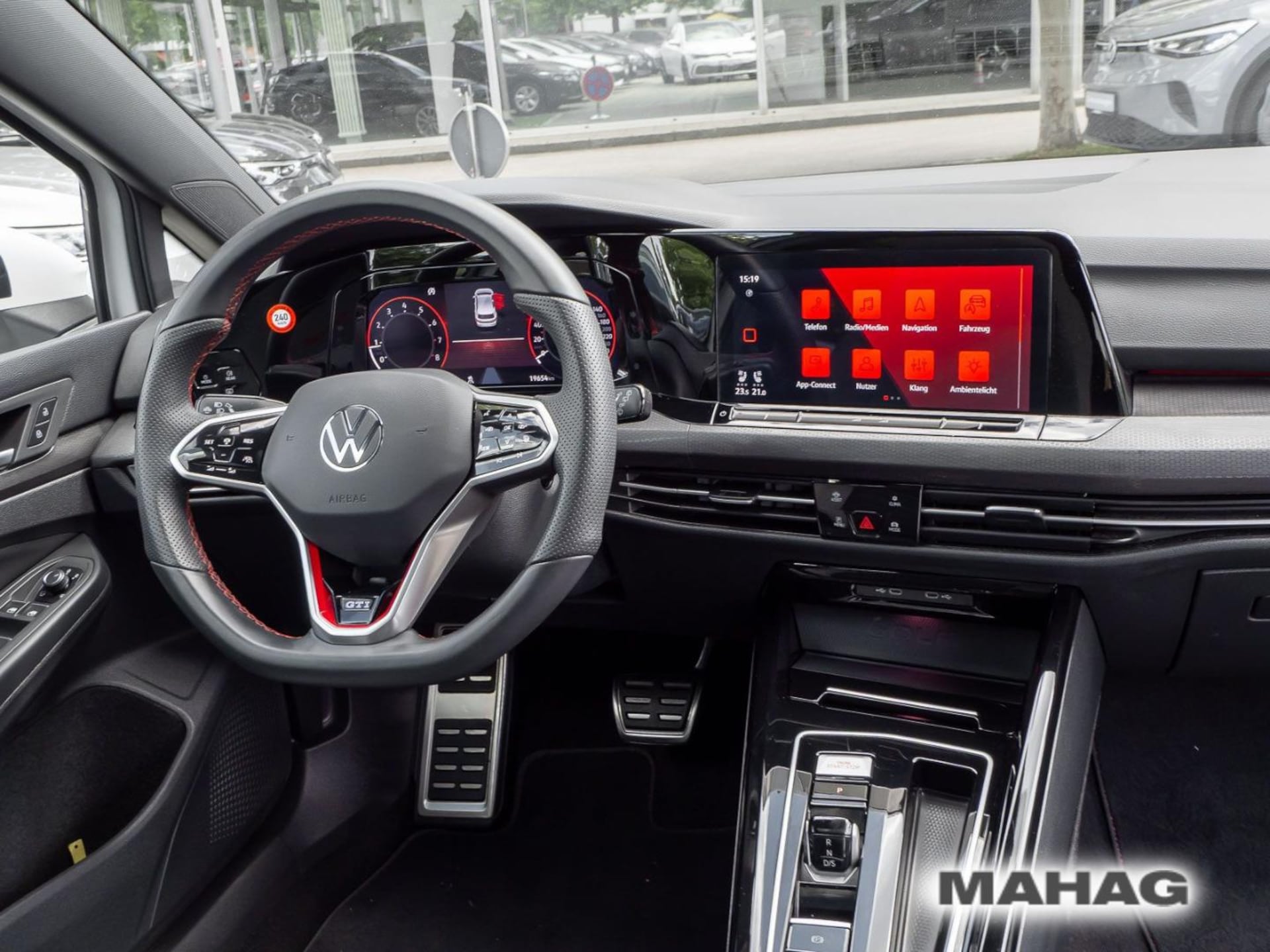 Volkswagen Golf GTI