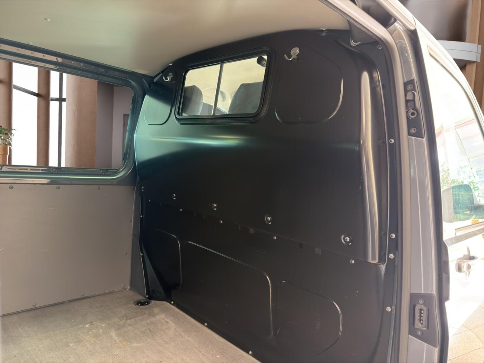 Volkswagen T6.1 Transporter Kasten kurzer Radstand – Bild 26