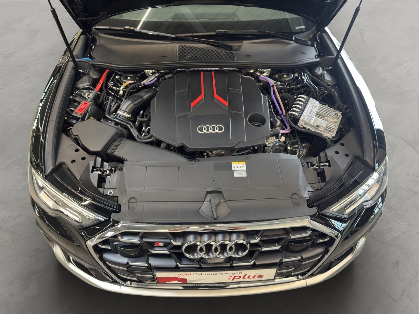 Bild über Audi S6 Avant TDI quattro tiptronic - für weitere Informationen kontaktieren Sie den Audi Partner