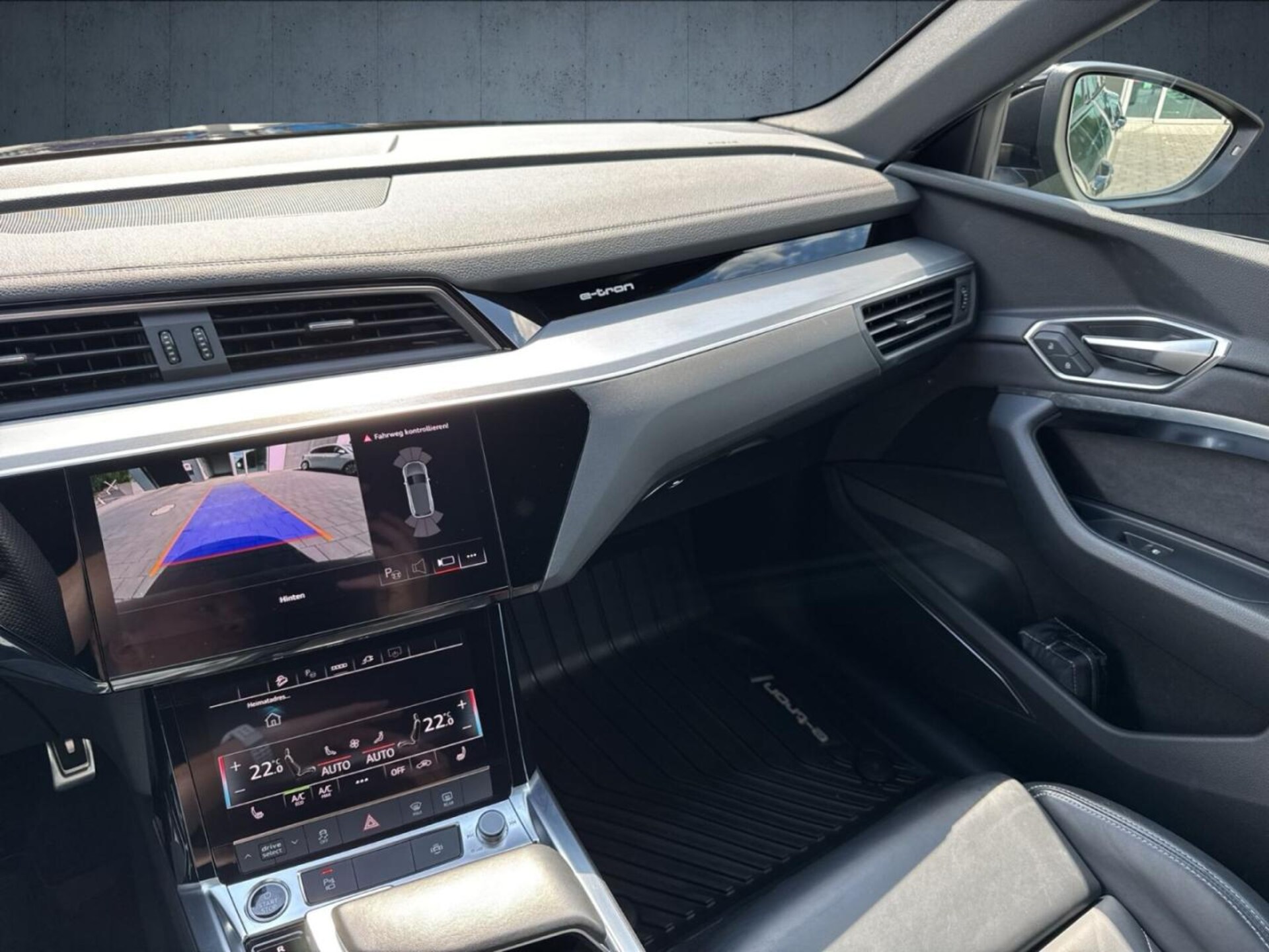 Audi Q8 e-tron S line
