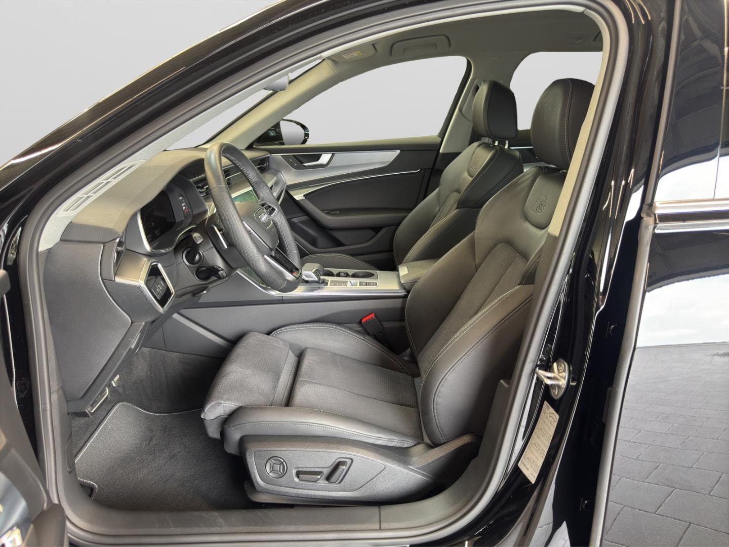 Bild über Audi S6 Avant TDI quattro tiptronic - für weitere Informationen kontaktieren Sie den Audi Partner