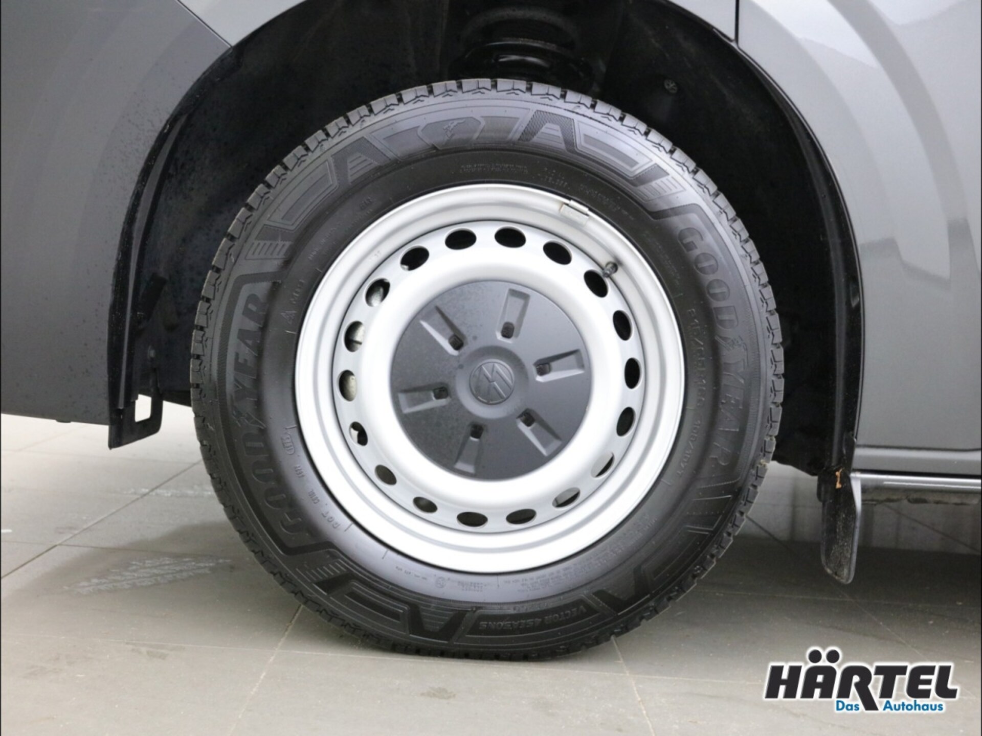 Volkswagen Transporter Kombi langer Radstand