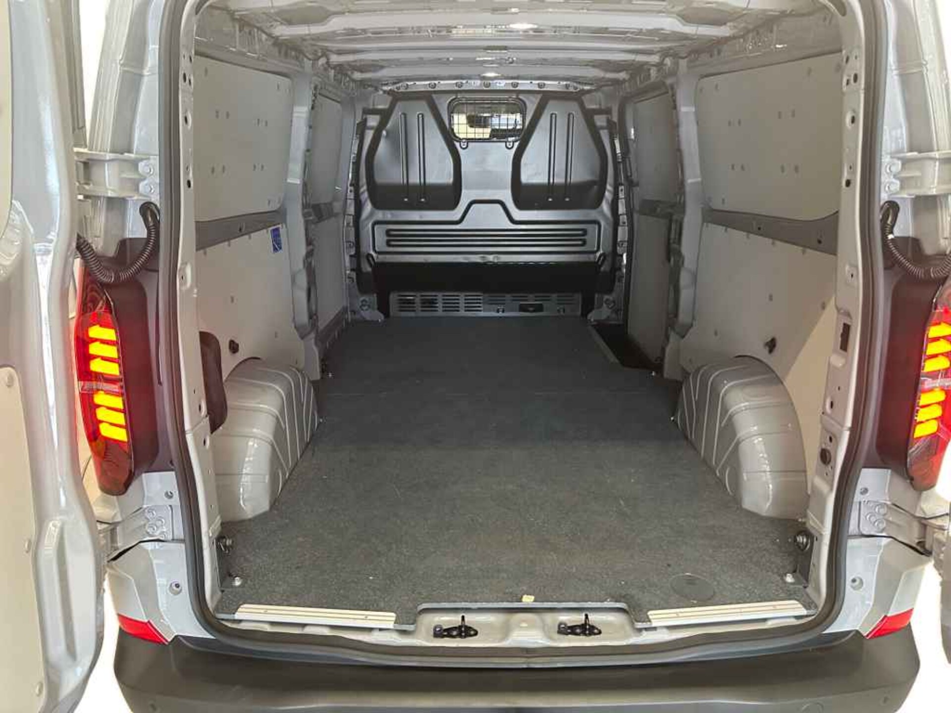 Volkswagen Transporter Kasten langer Radstand