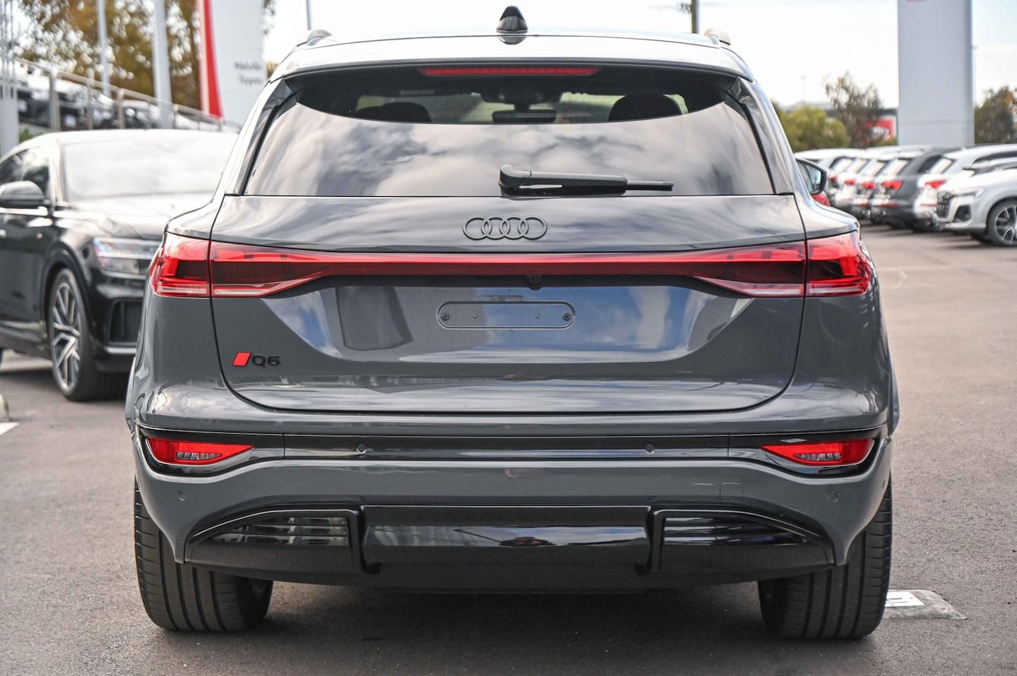 Image about Audi Q6 SUV e-tron e-tron quattro