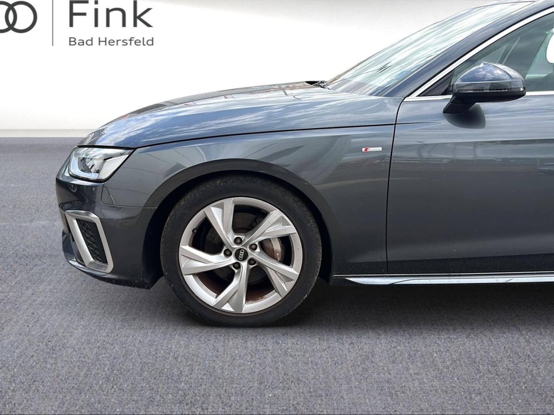 Audi A4 Avant S line