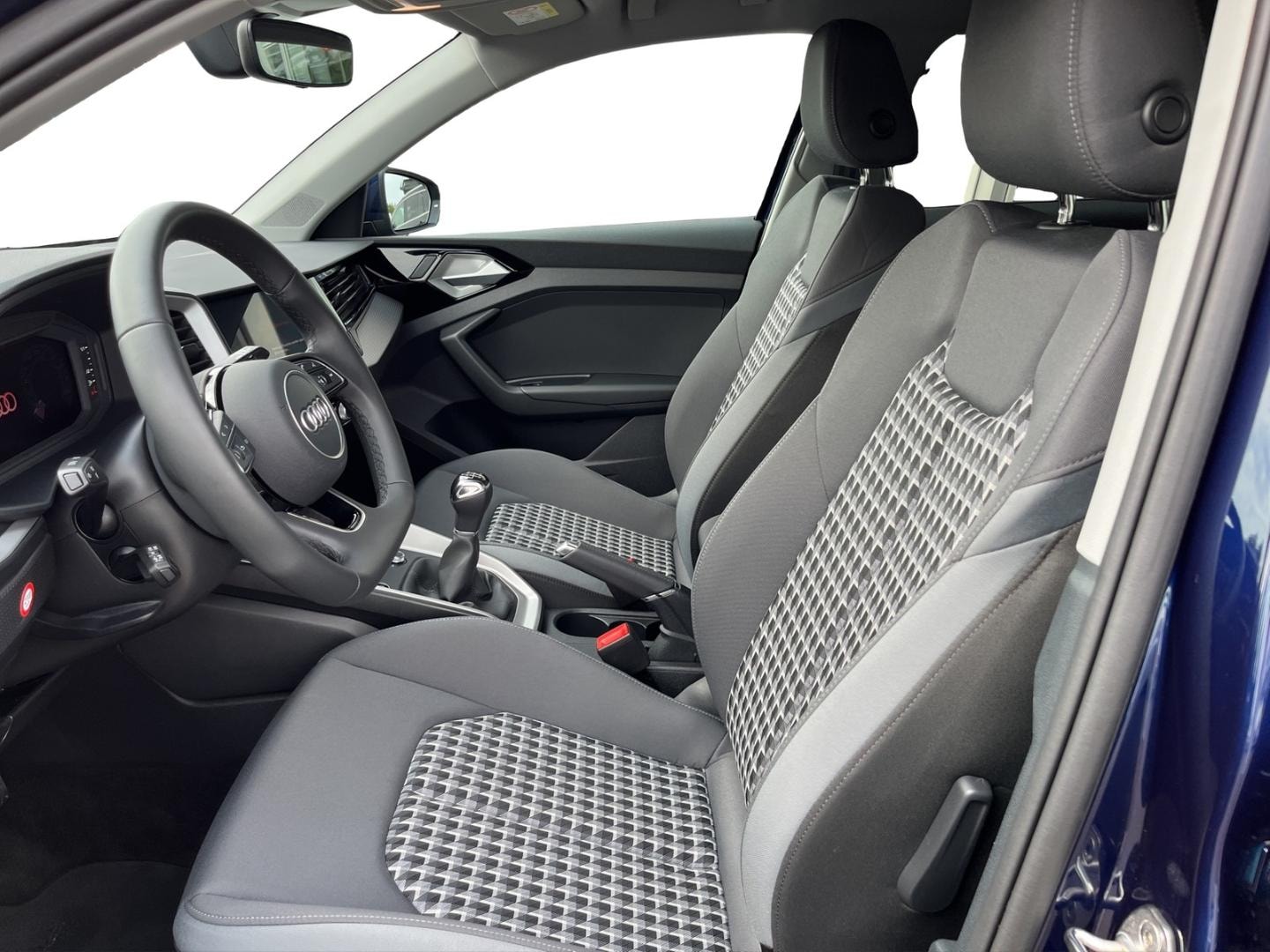 Bild über Audi A1 Sportback advanced 30 TFSI Schaltgetriebe - für weitere Informationen kontaktieren Sie den Audi Partner