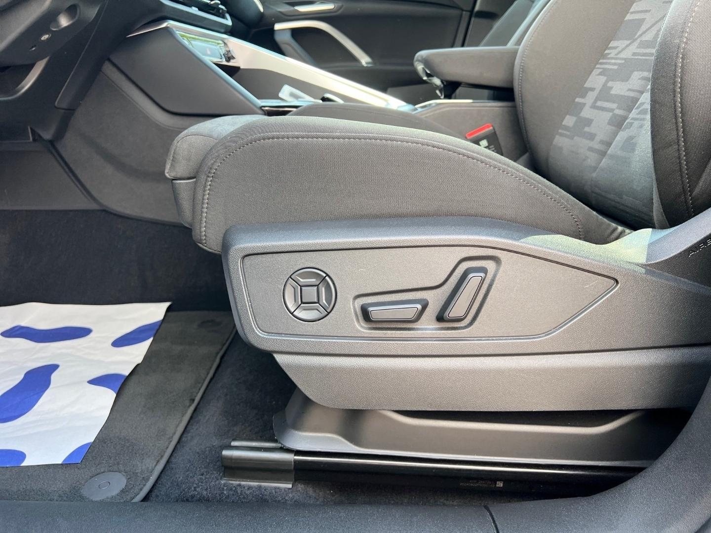 Bild über Audi Q5 SUV TFSI 150 kW S tronic - für weitere Informationen kontaktieren Sie den Audi Partner