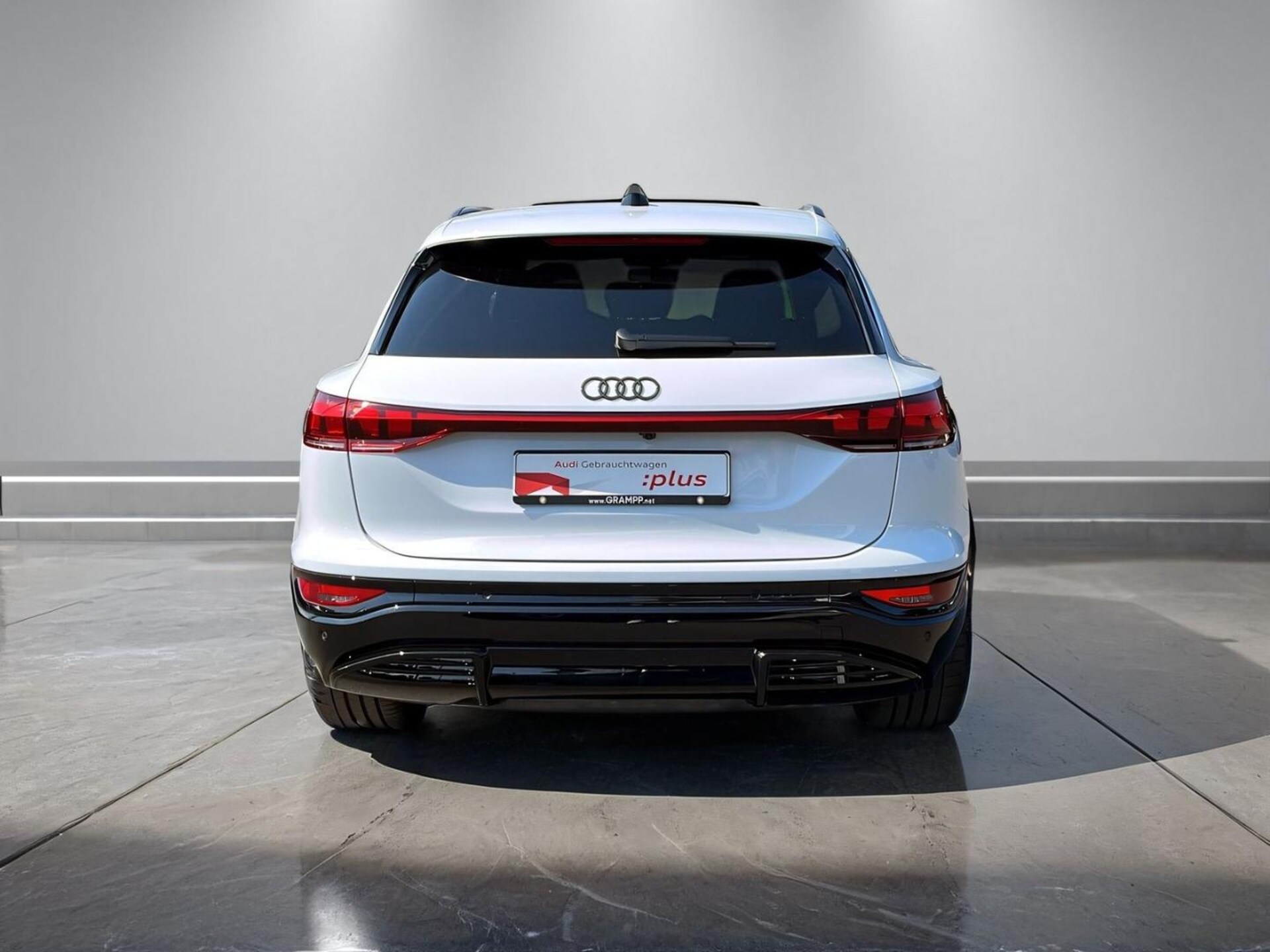 Audi SQ6 SUV e-tron