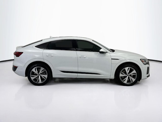 2024 Audi Q8 Sportback e-tron