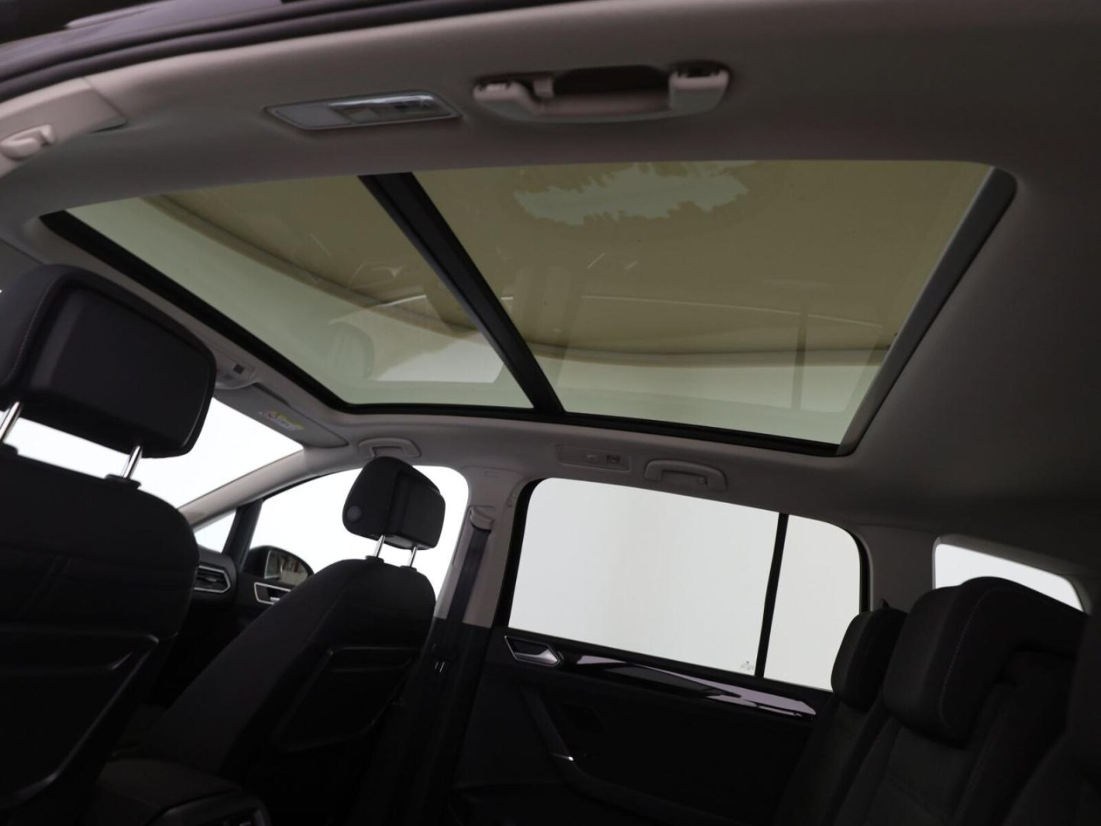 Volkswagen Touran – Bild 19