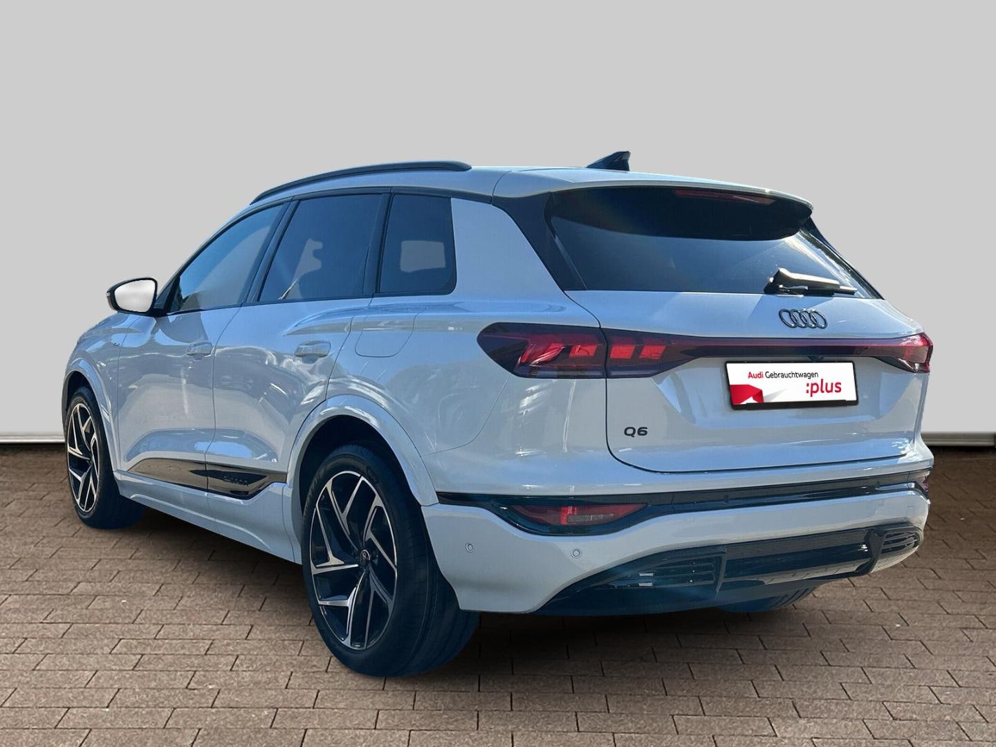 Bild über Audi Q6 SUV e-tron e-tron performance - für weitere Informationen kontaktieren Sie den Audi Partner