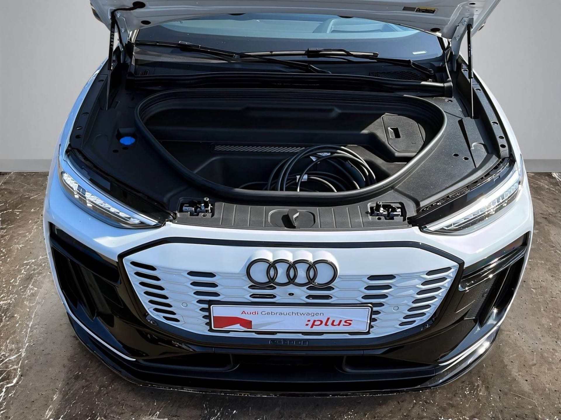 Audi SQ6 SUV e-tron