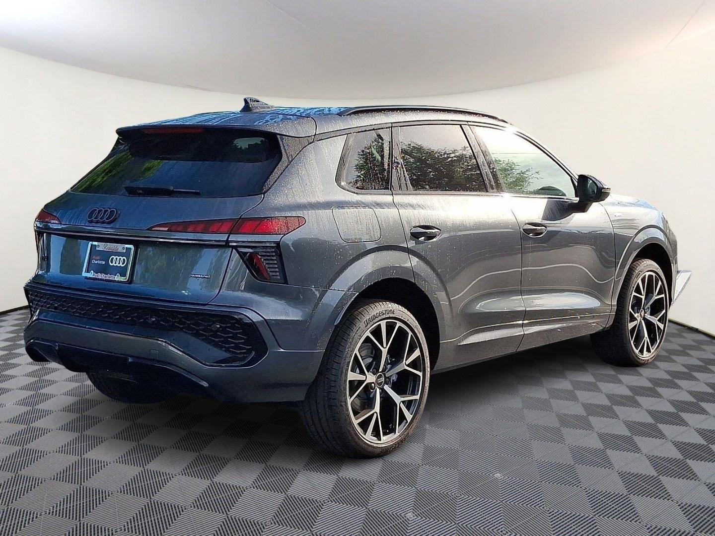 2026 Audi Q3 Base - Photo 6