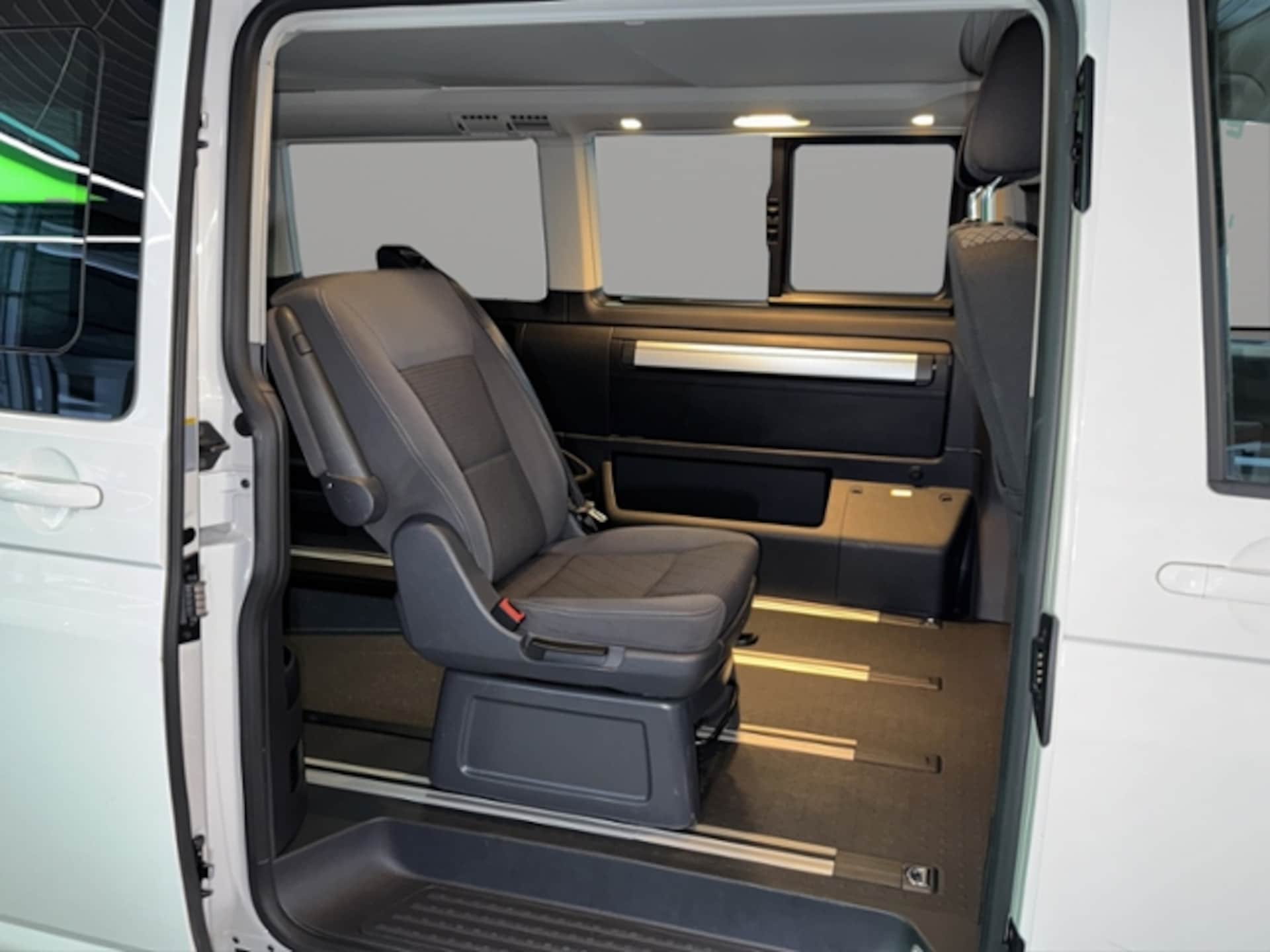Volkswagen T6.1 California Beach