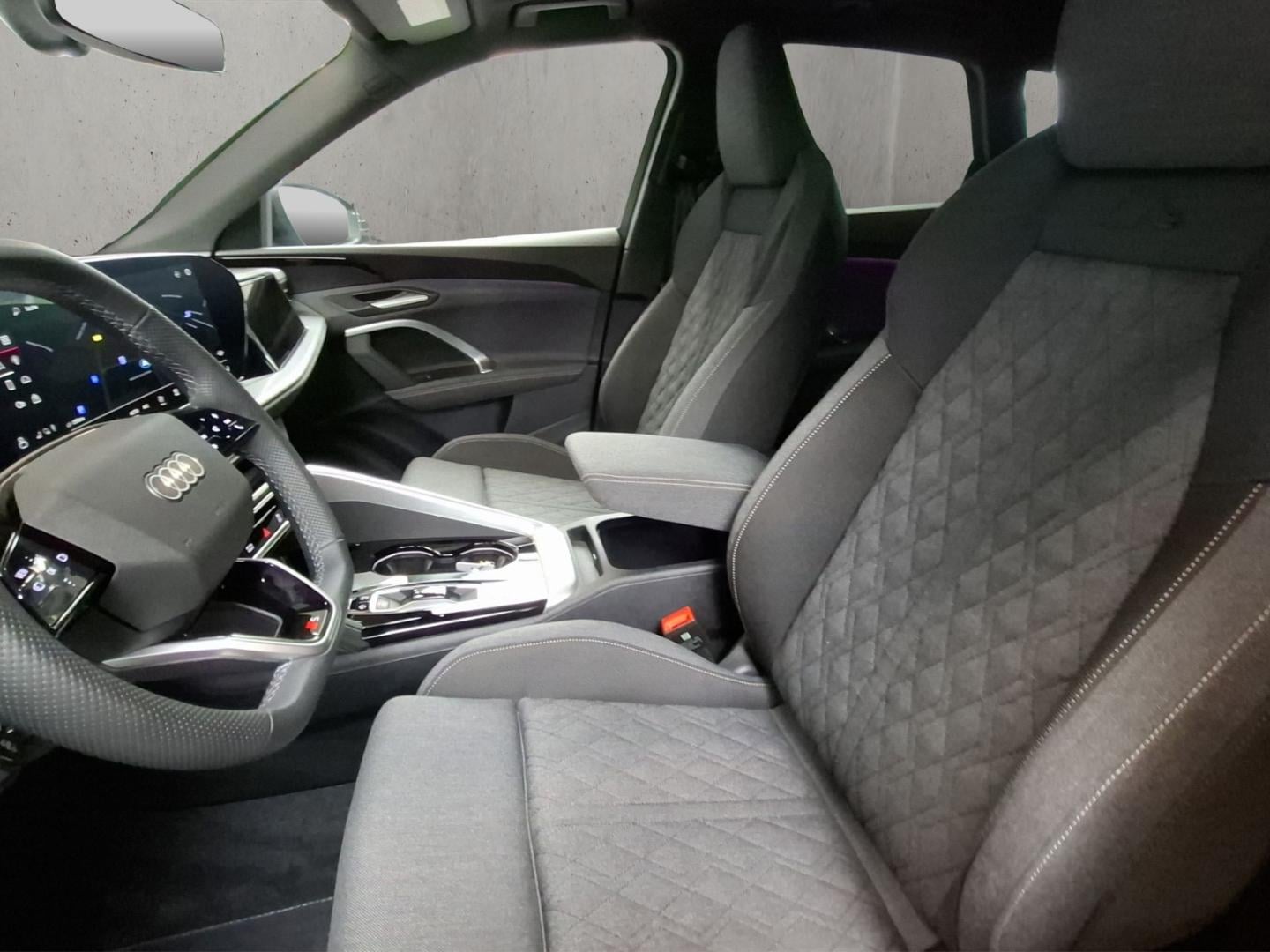 Bild über Audi Q5 SUV TFSI 150 kW S tronic - für weitere Informationen kontaktieren Sie den Audi Partner