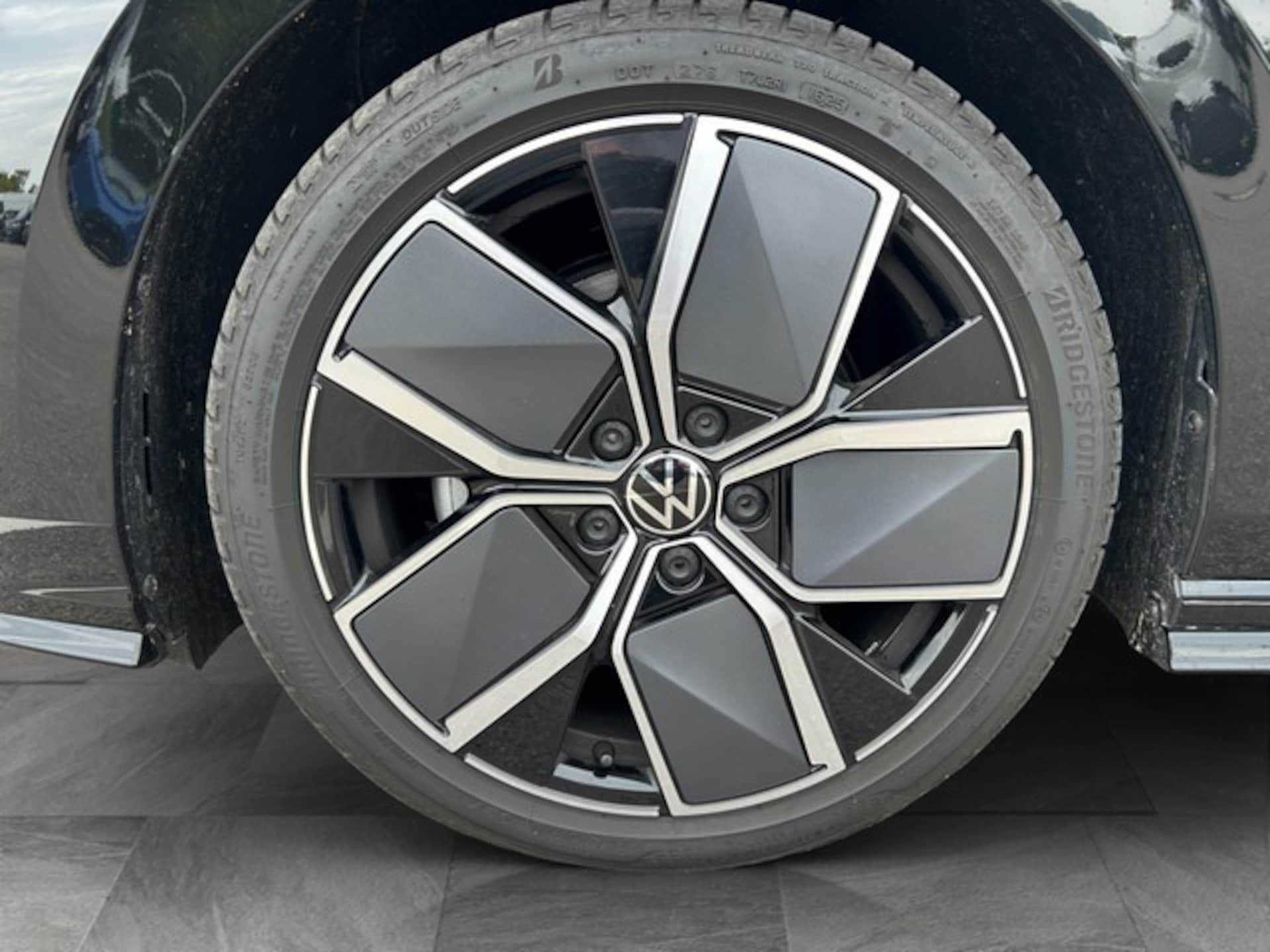 Volkswagen Golf Variant R-Line