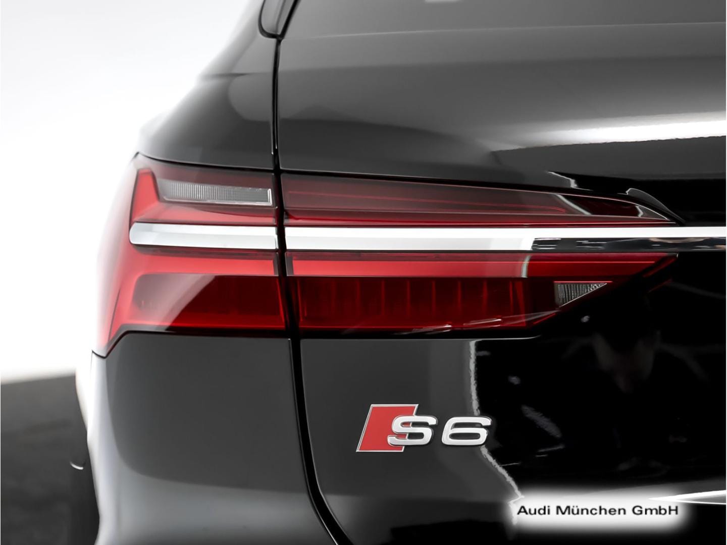 Bild über Audi S6 Avant TDI quattro tiptronic - für weitere Informationen kontaktieren Sie den Audi Partner