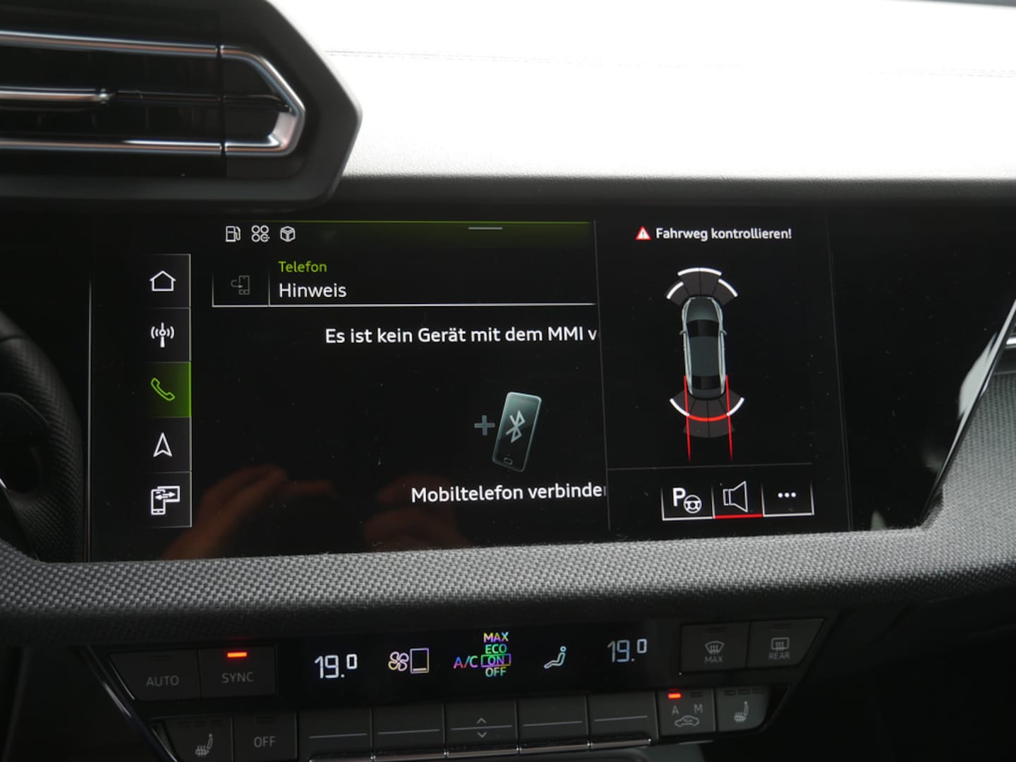 Bild über Audi S3 Limousine TFSI quattro S tronic - für weitere Informationen kontaktieren Sie den Audi Partner