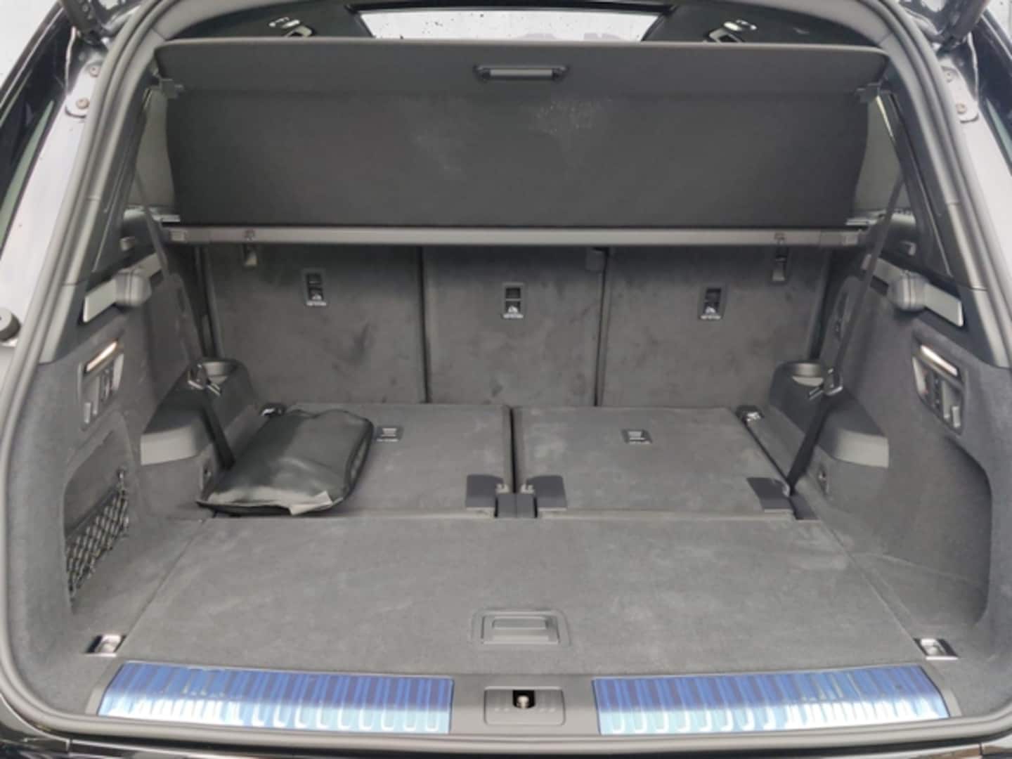 Bild über Audi Q7 SUV TDI quattro 220 kW tiptronic - für weitere Informationen kontaktieren Sie den Audi Partner