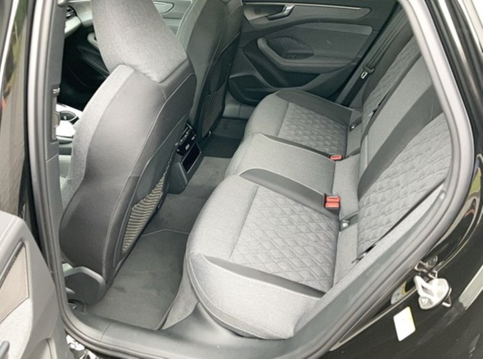 Audi A6 Limousine e-hybrid edition one