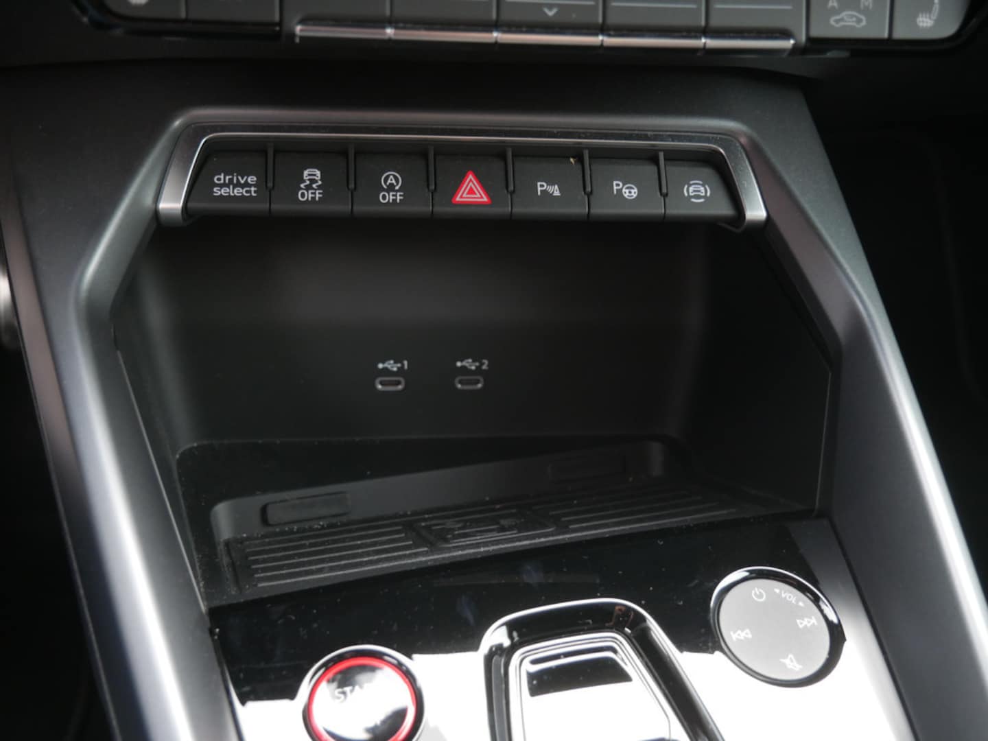 Bild über Audi S3 Limousine TFSI quattro S tronic - für weitere Informationen kontaktieren Sie den Audi Partner