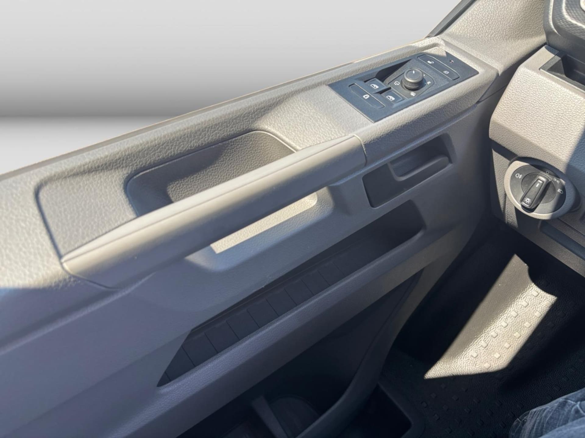 Volkswagen T6.1 Transporter Kombi kurzer Radstand