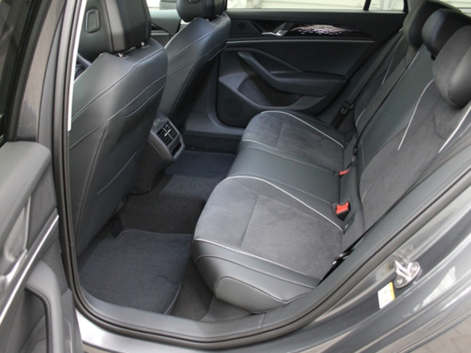 Volkswagen Passat – Bild 12