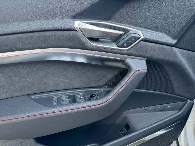 Image about Audi Q8 Sportback e-tron S line 55 e-tron quattro