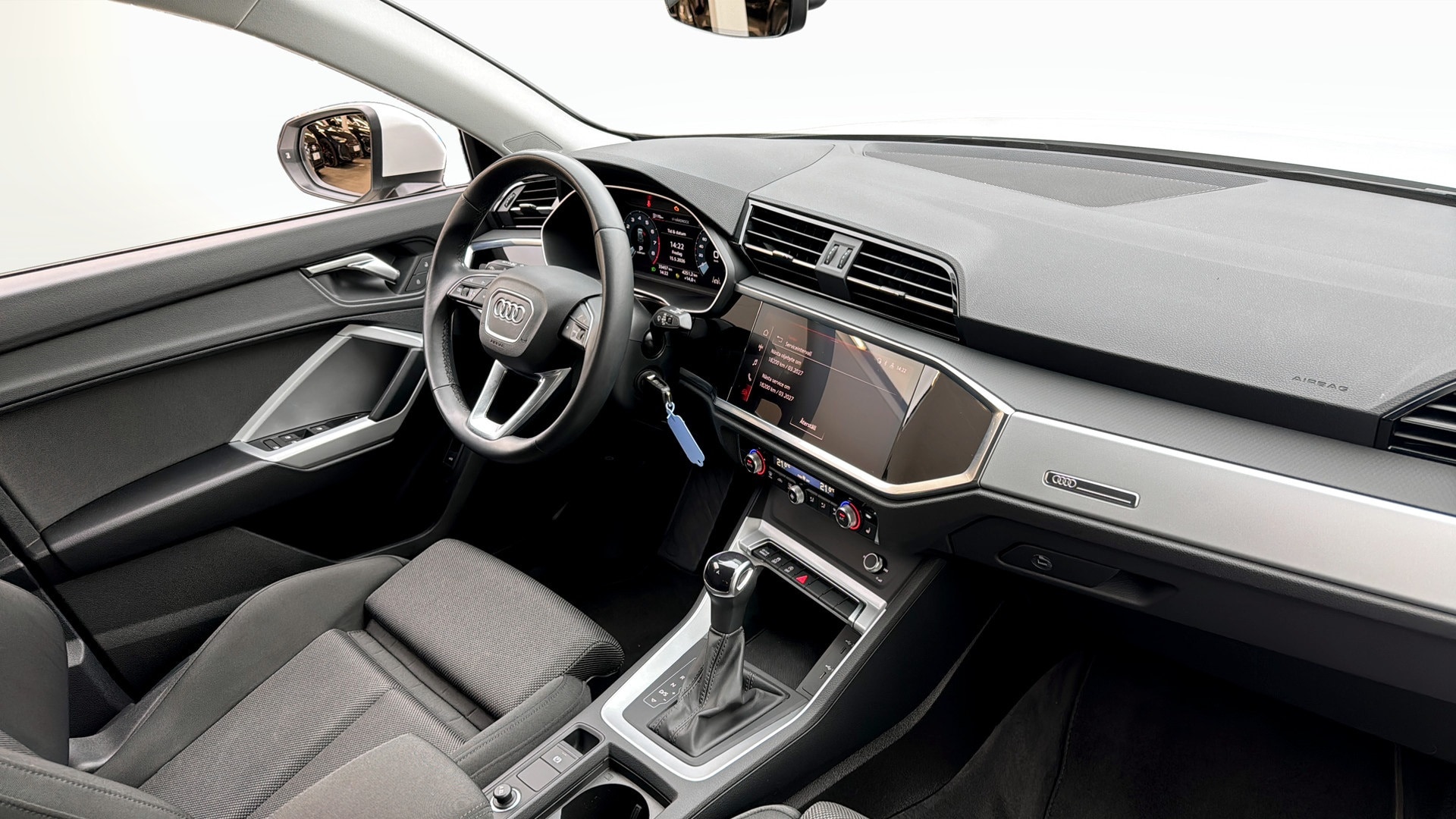 Bild som visar Audi Q3 Q3 35 TFSI Proline advanced 150 hk S tronic - för mer information kontakta din Audi Partner