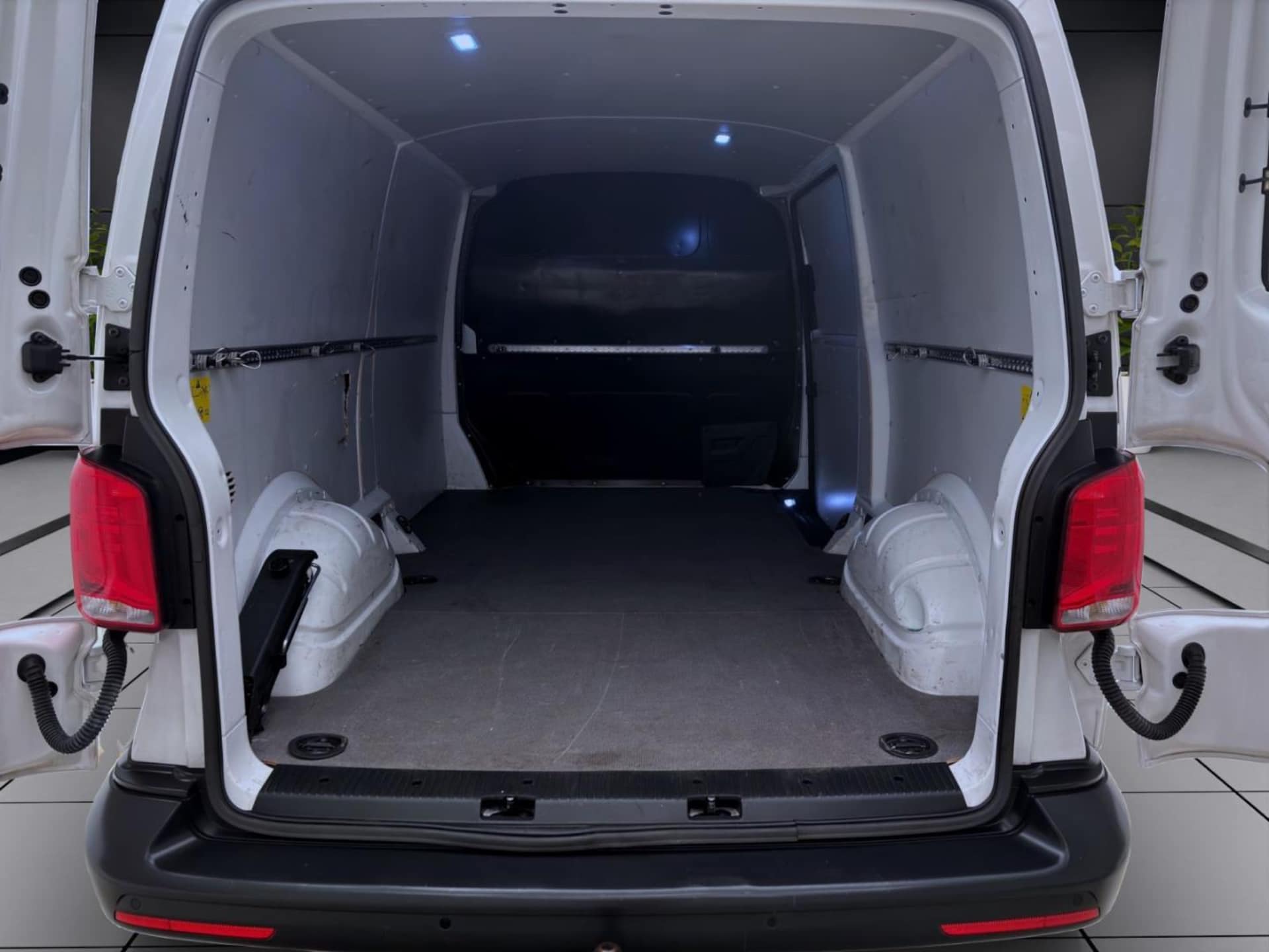 Volkswagen T6.1 Transporter Kasten langer Radstand