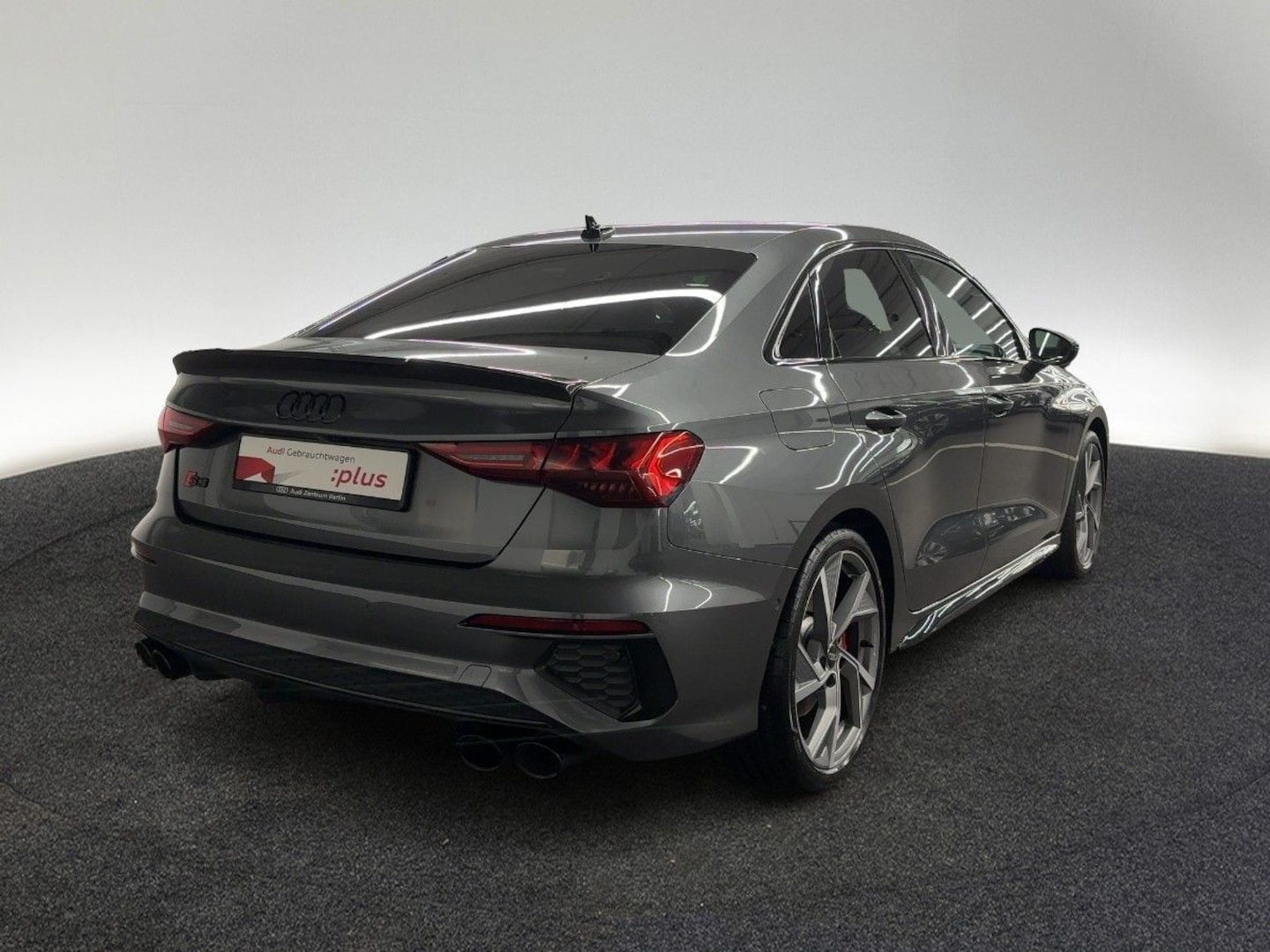 Bild über Audi S3 Limousine TFSI quattro S tronic - für weitere Informationen kontaktieren Sie den Audi Partner