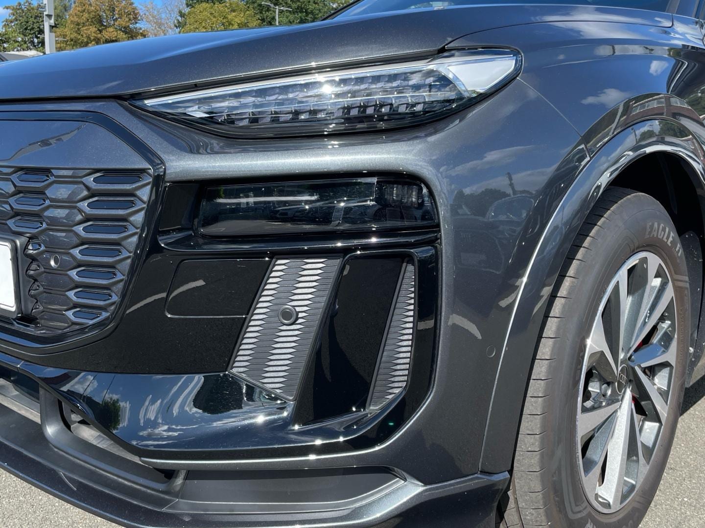 Bild über Audi Q6 SUV e-tron e-tron quattro - für weitere Informationen kontaktieren Sie den Audi Partner