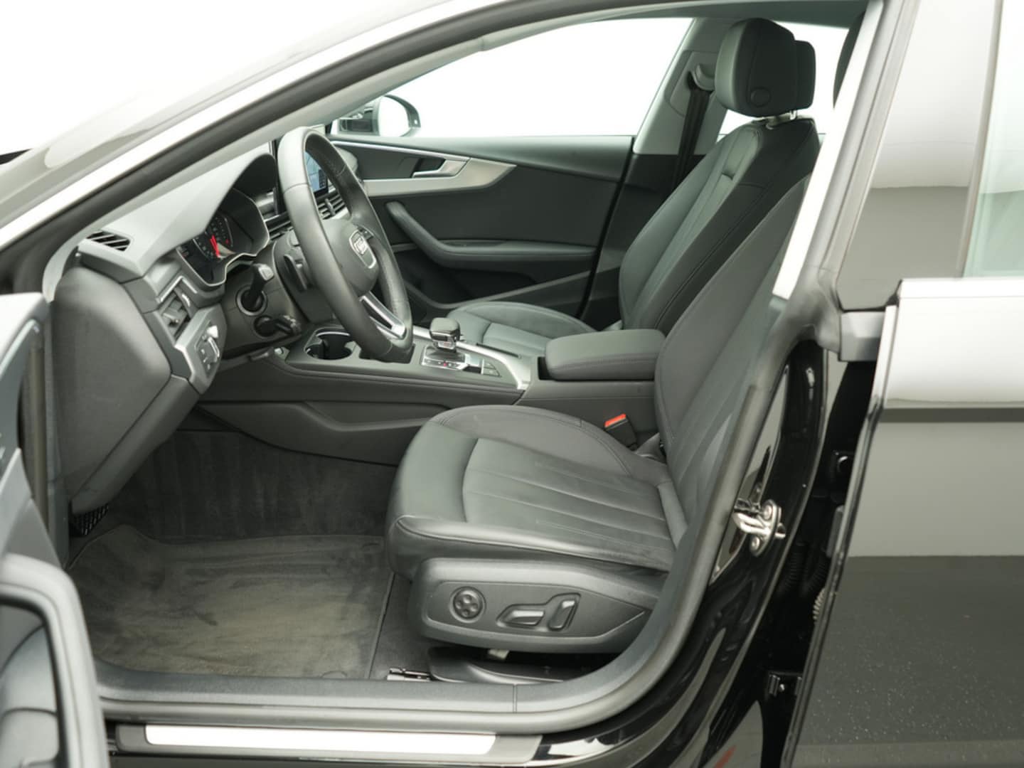Bild über Audi A5 Sportback 40 TDI S tronic - für weitere Informationen kontaktieren Sie den Audi Partner