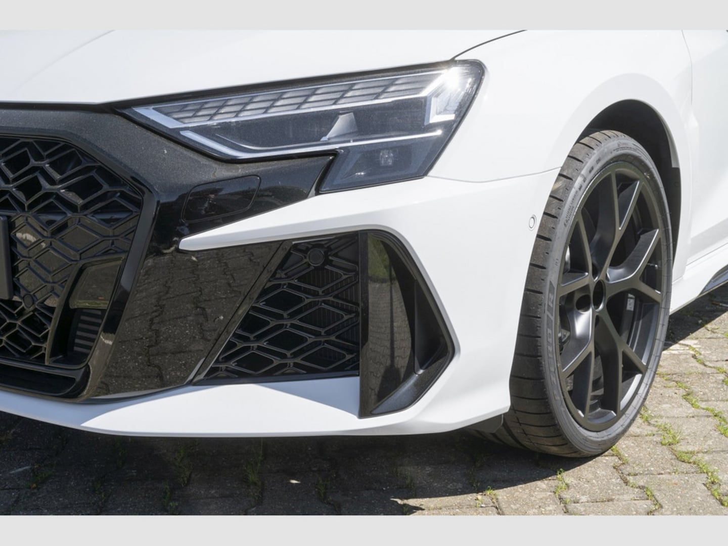 Bild über Audi RS 3 Sportback TFSI quattro 294 kW S tronic - für weitere Informationen kontaktieren Sie den Audi Partner