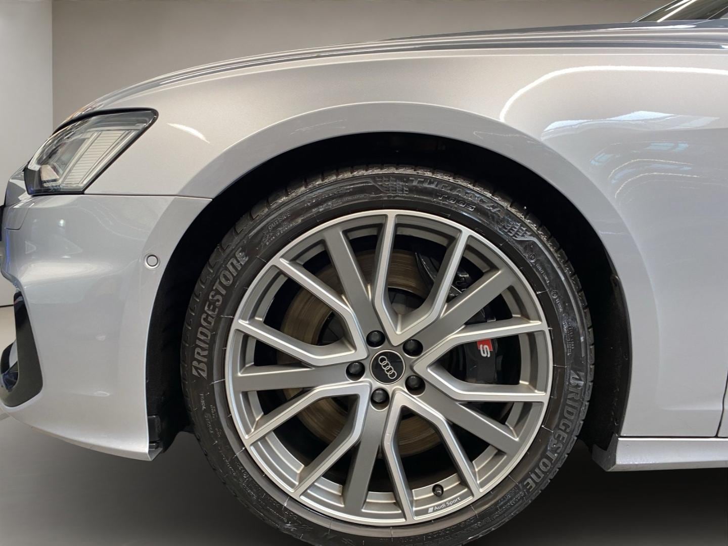 Bild über Audi S6 Avant TDI quattro tiptronic - für weitere Informationen kontaktieren Sie den Audi Partner