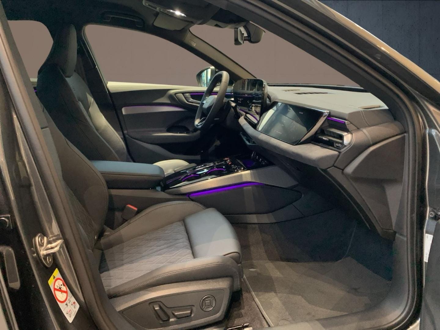 Bild über Audi A5 Limousine e-hybrid e-hybrid quattro 270 kW S tronic - für weitere Informationen kontaktieren Sie den Audi Partner