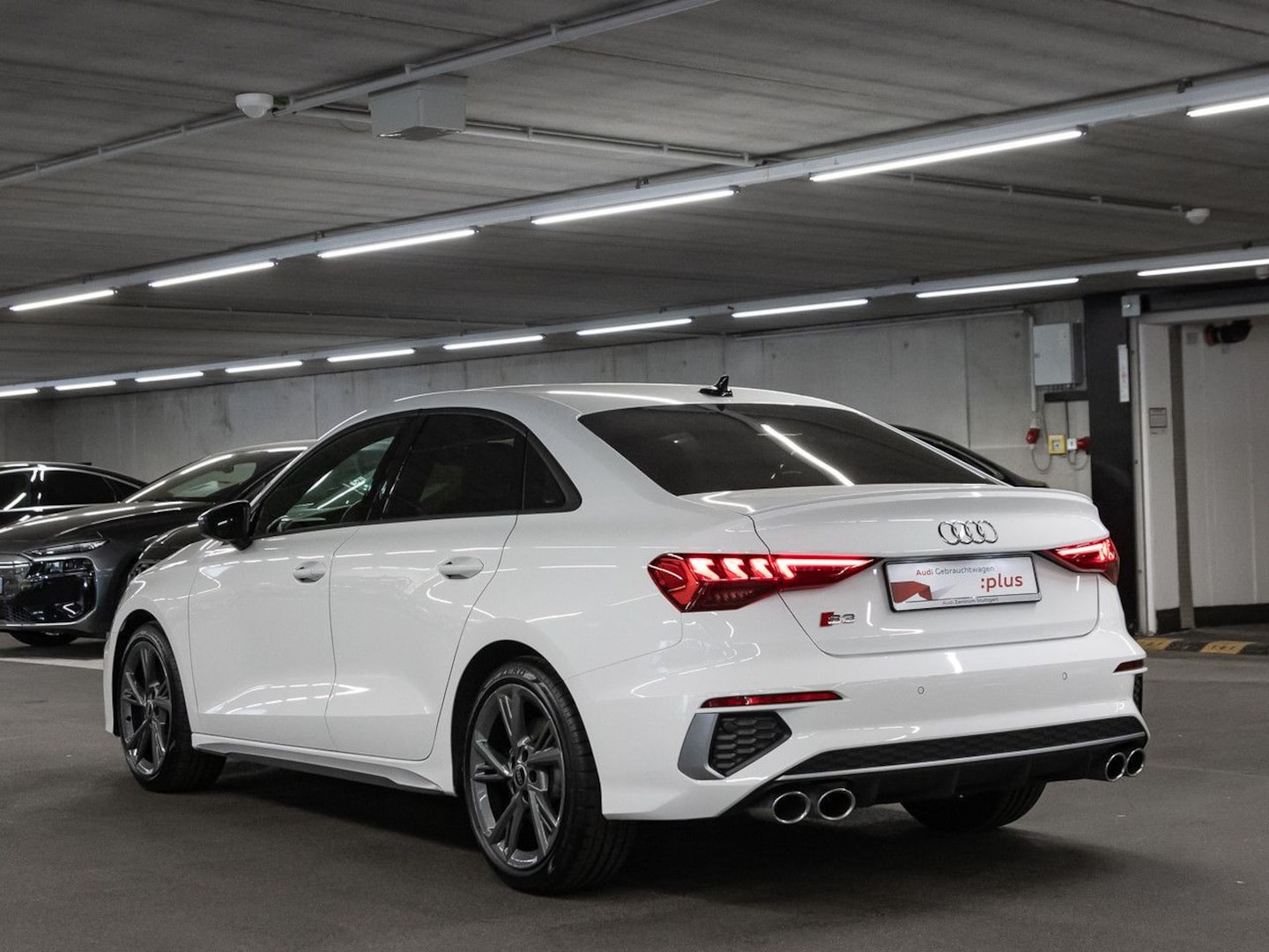 Bild über Audi S3 Limousine TFSI quattro S tronic - für weitere Informationen kontaktieren Sie den Audi Partner