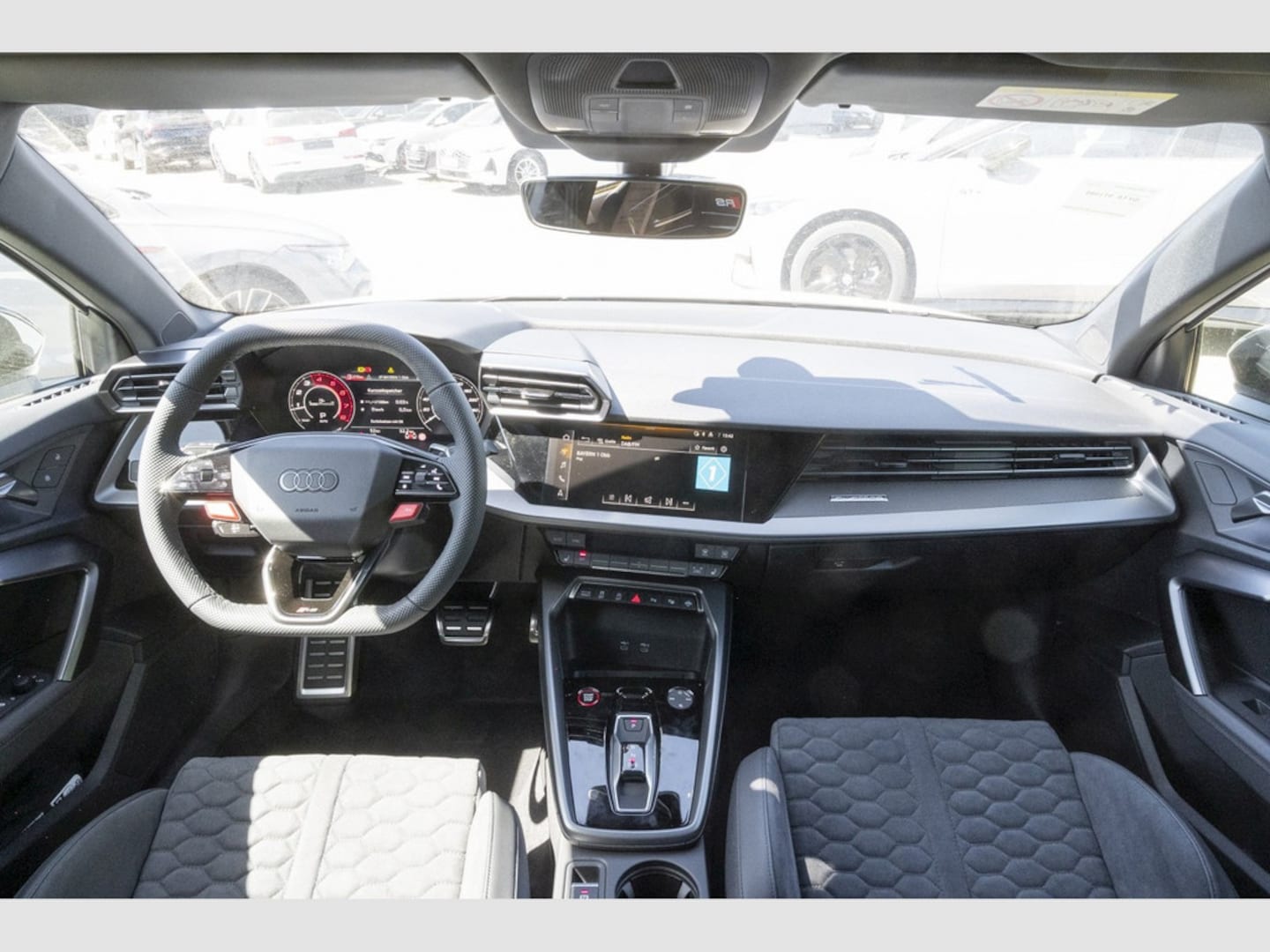 Bild über Audi RS 3 Sportback TFSI quattro 294 kW S tronic - für weitere Informationen kontaktieren Sie den Audi Partner