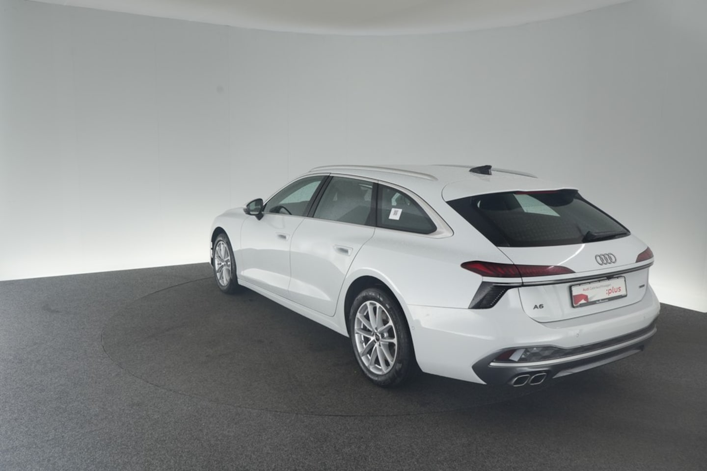 Bild über Audi A6 Avant TDI 150 kW S tronic - für weitere Informationen kontaktieren Sie den Audi Partner