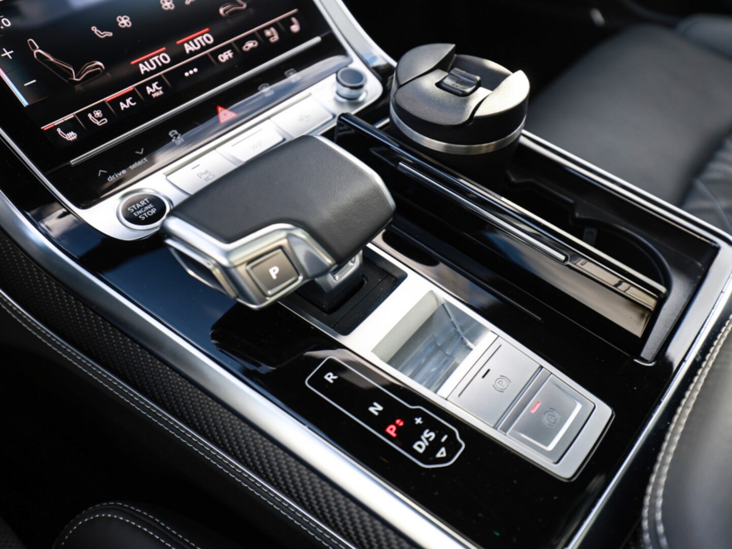 Bild über Audi Q8 SUV TFSI e S line business TFSI e quattro 360 kW tiptronic - für weitere Informationen kontaktieren Sie den Audi Partner