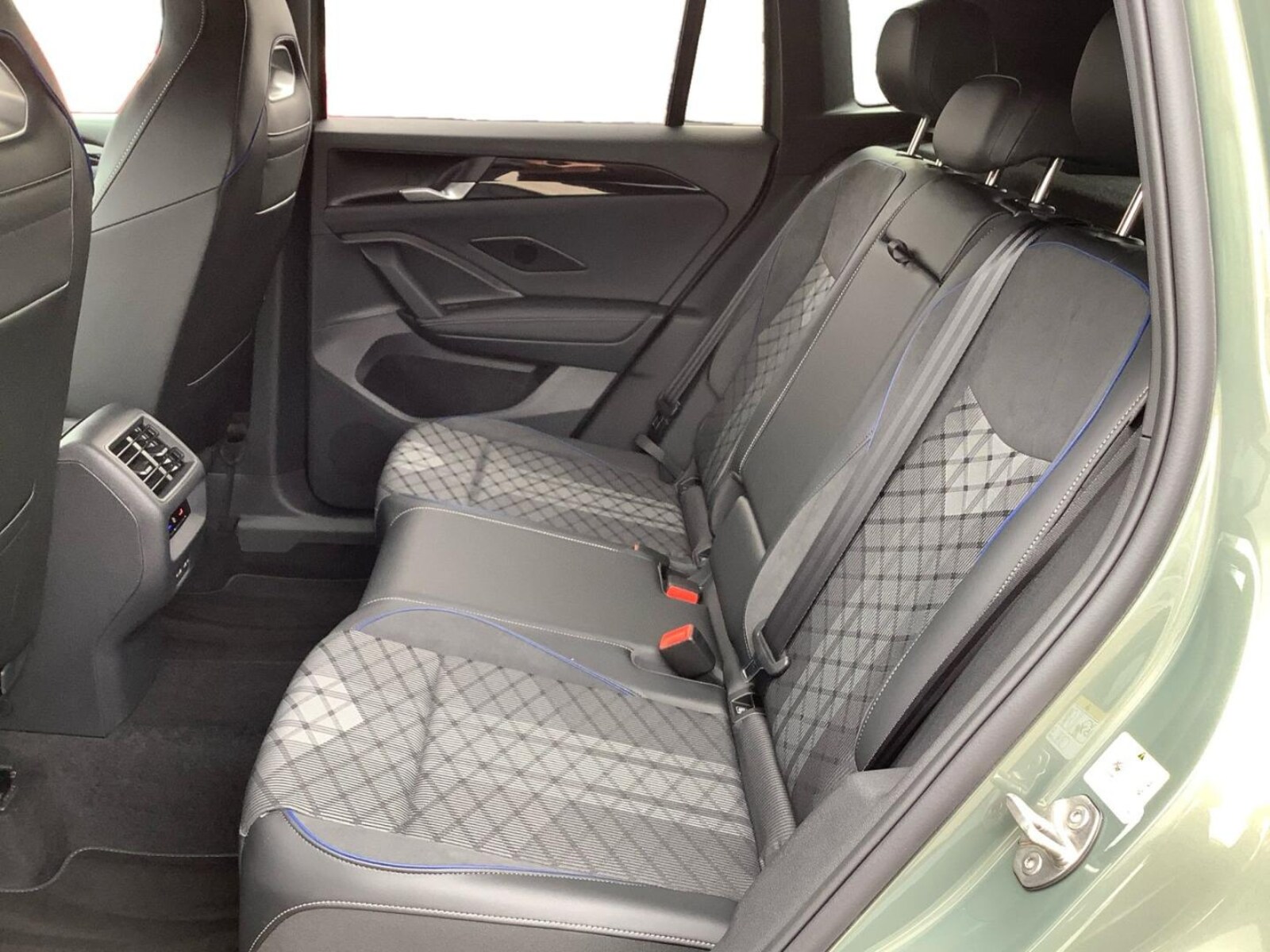 Volkswagen Tiguan – Bild 9