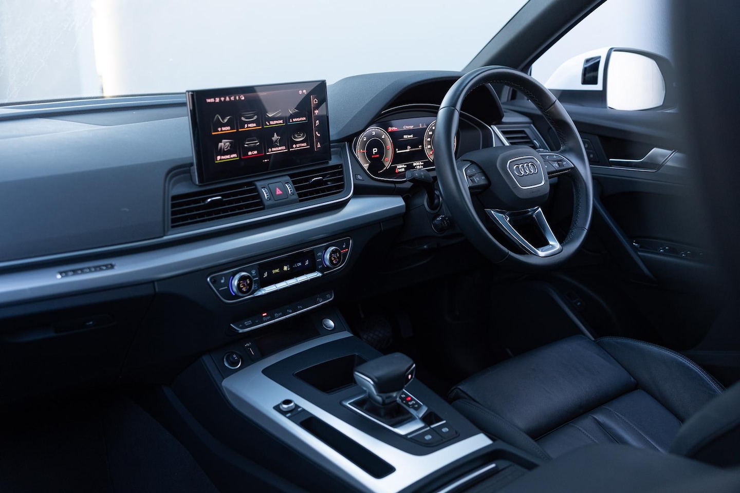 Image about Audi Q5 Sport 40 TDI quattro S tronic